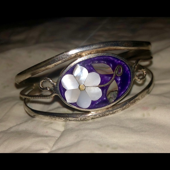 Vintage Flower Design Abalone Bracelet Cuff - Picture 1 of 6
